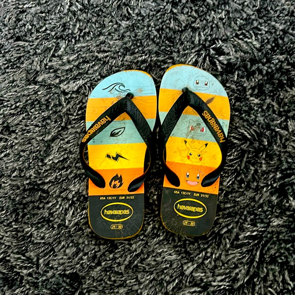 Havaianas kids Pokémon print